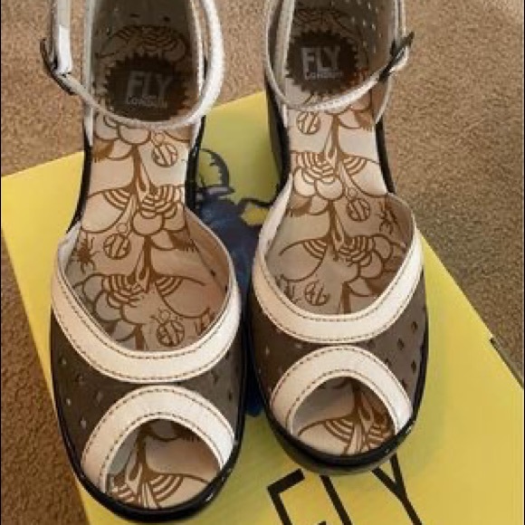 Fly London sandals - Picture 1 of 3